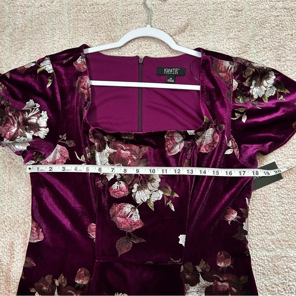 NWT Ignite Evenings Floral Velvet Mini Dress Dress Plum Wedding Guest Size 14 - Picture 7 of 14